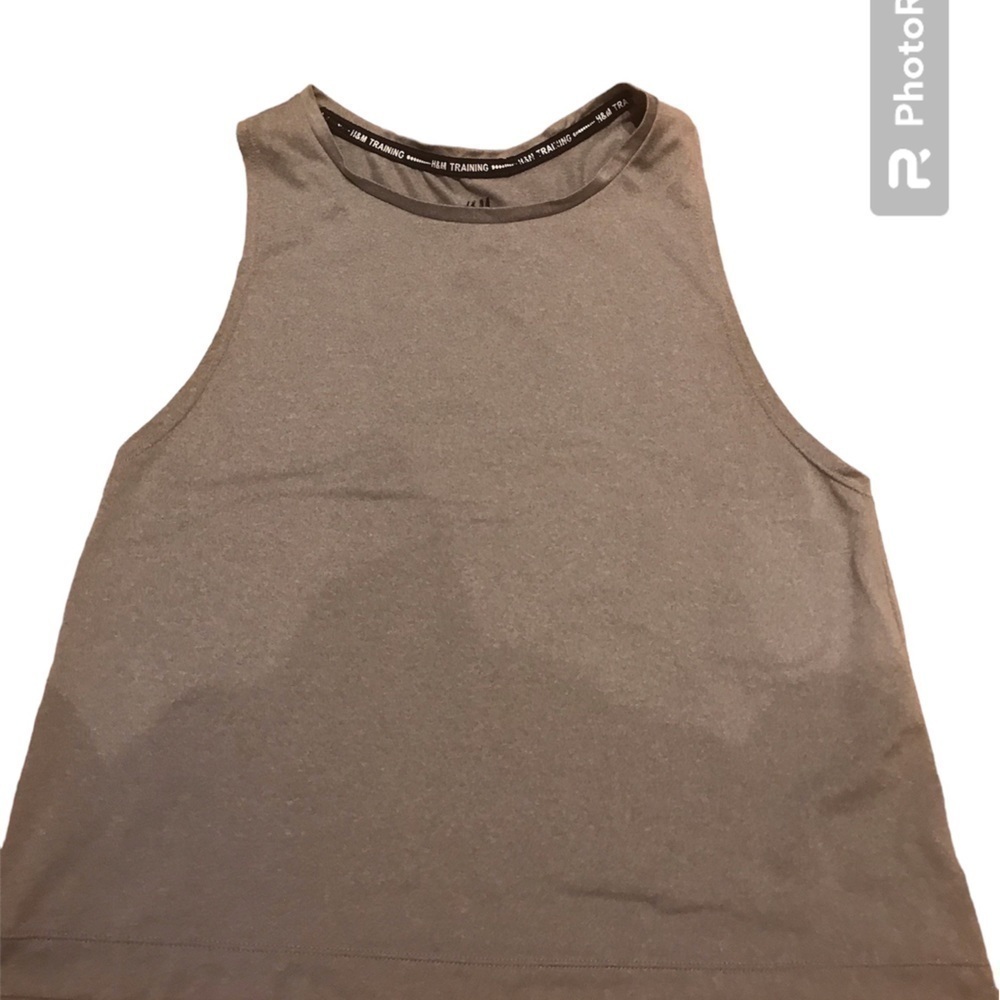 3/15$ H&M crop top​